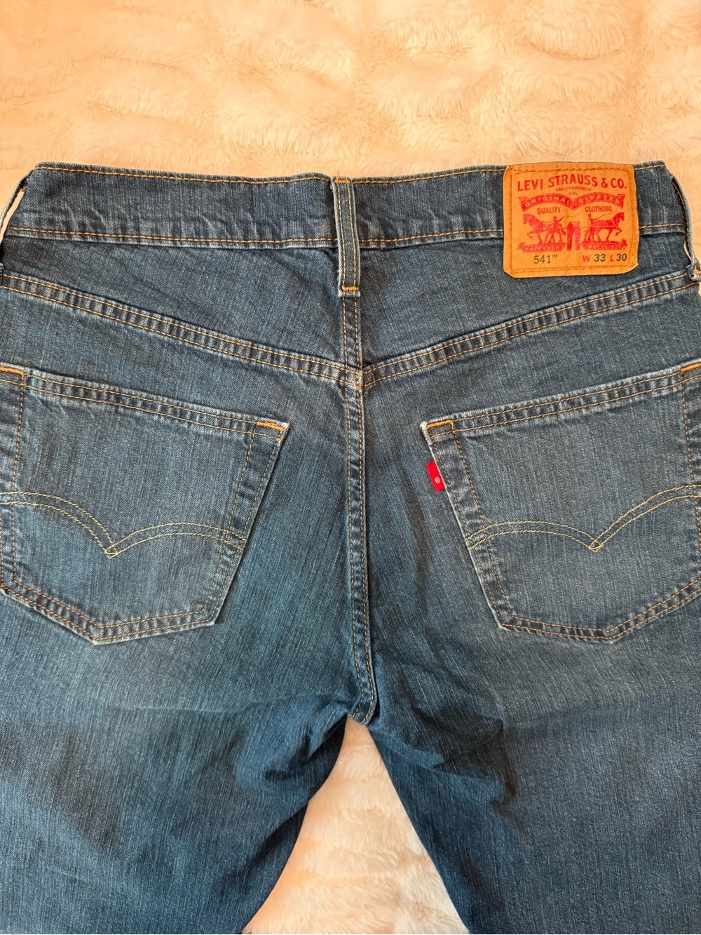 Levi’s Men 541 33x30 Worn once!